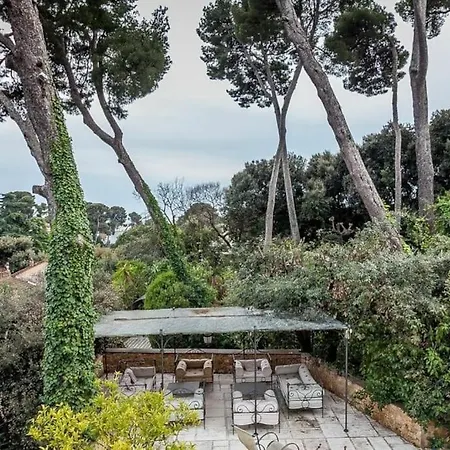 : Bourgeoise Et Piscine, Dans La * Cannes