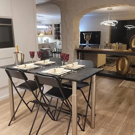 : Bourgeoise Et Piscine, Dans La * Cannes